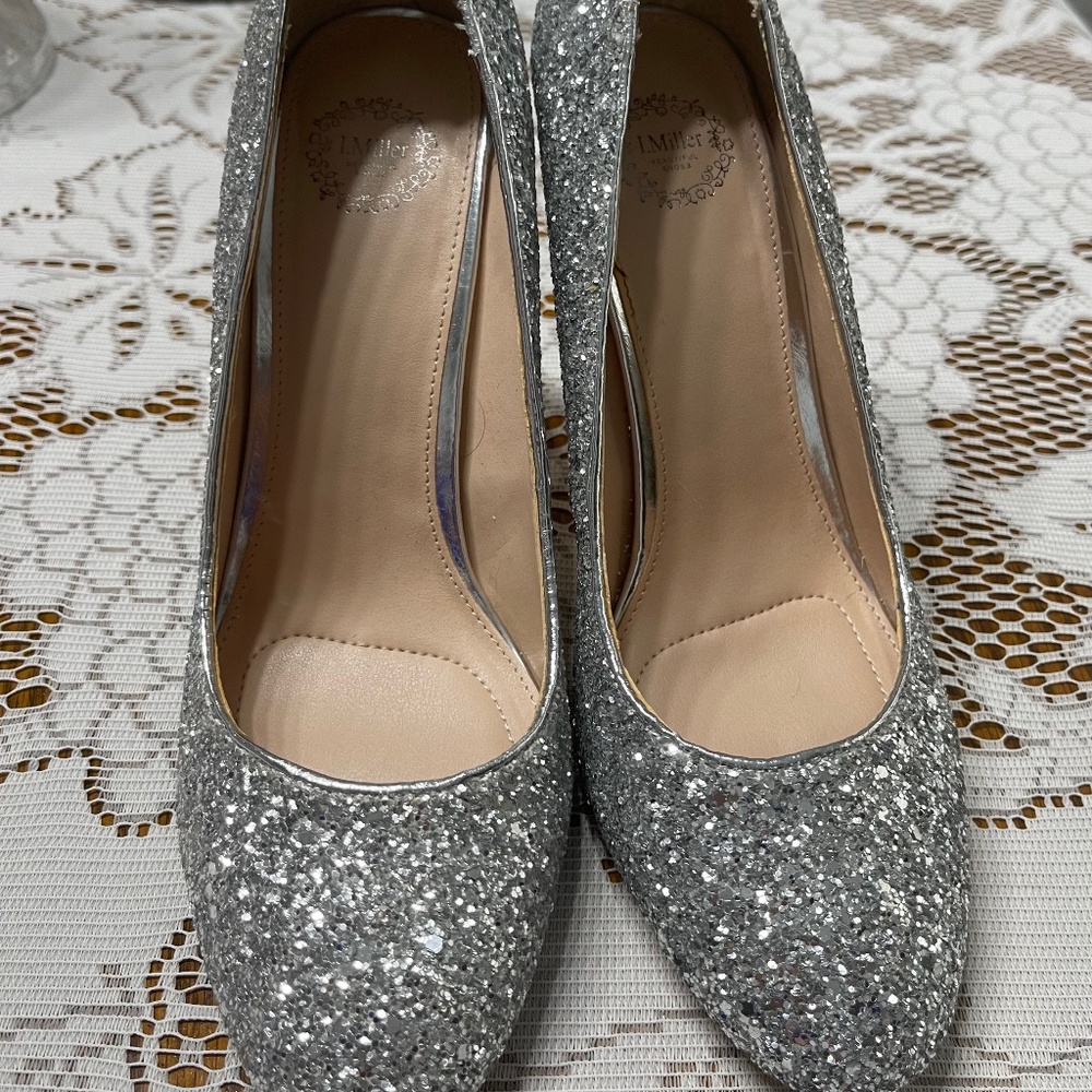 I.Miller 8 1/2M Silver Glitter Pumps NWOB